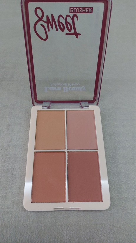 رژگونه مات چهار رنگ لورا بیوتی