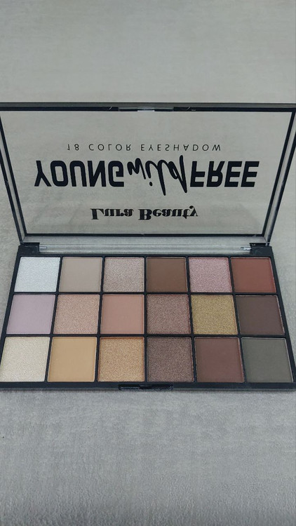 پالت سایه ۱۸ رنگ Lura beauty