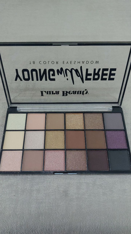 پالت سایه ۱۸ رنگ Lura beauty